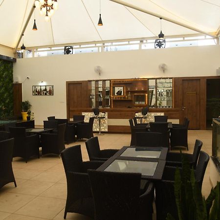 Riverside Meadows Hotel Vidisha Ngoại thất bức ảnh